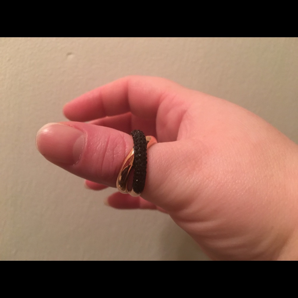 Swarvoski Ring - Picture 2 of 3